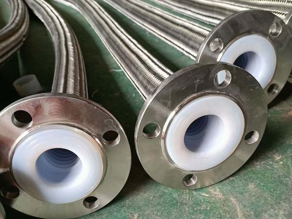 選對工業吸排橡膠管，筑牢工況安全與效率雙重防線